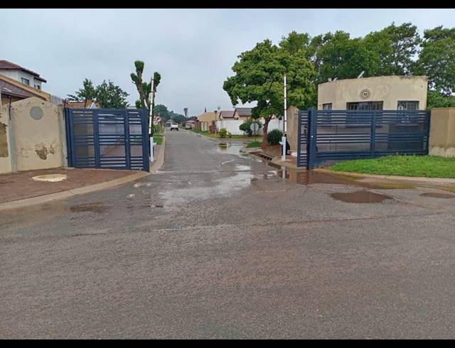 3 BEDROOM HOUSE FOR SALE IN CRYSTAL PARK